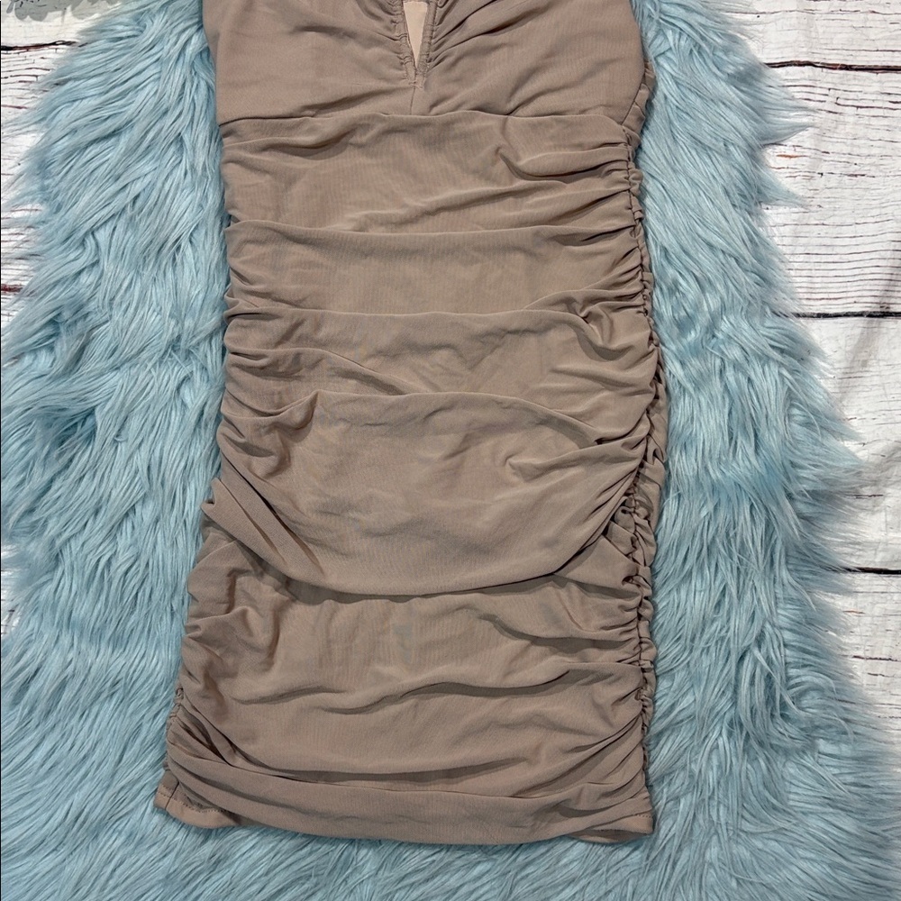 O. Vianca Blush Nude Pink V Neckline Ruched Mesh Mini Dress - Picture 7 of 8